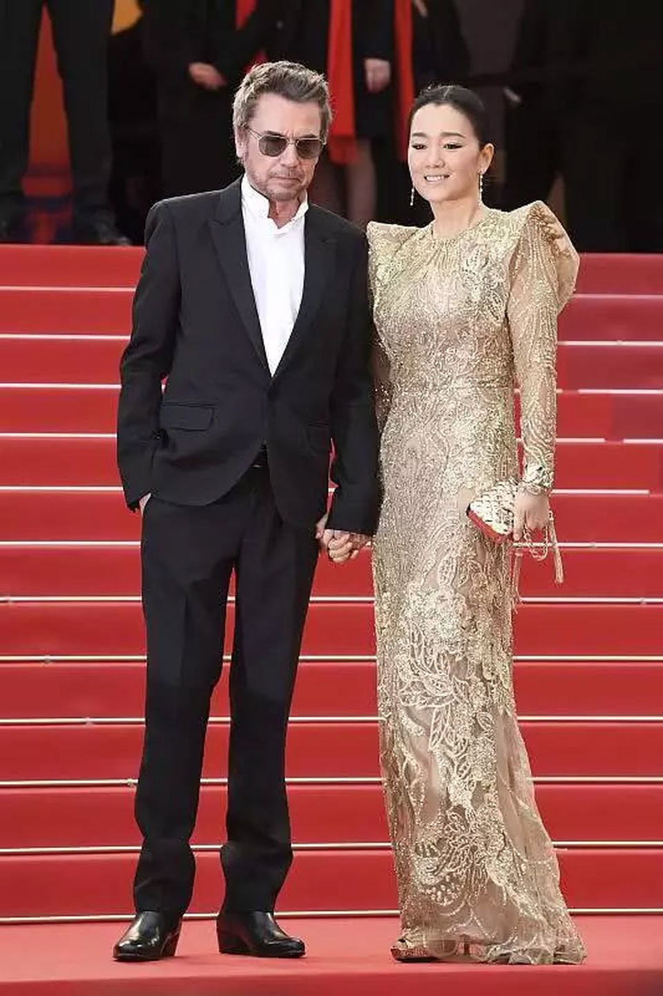 Vợ chồng Củng Lợi hạnh phúc sánh đôi tại LHP Cannes 2019 - 13 Vợ chồng Củng Lợi hạnh phúc sánh đôi tại LHP Cannes 2019 - 13