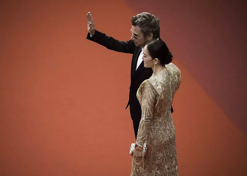 Vợ chồng Củng Lợi hạnh phúc sánh đôi tại LHP Cannes 2019 - 16 Vợ chồng Củng Lợi hạnh phúc sánh đôi tại LHP Cannes 2019 - 16