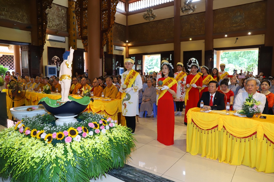 Xác lập 6 kỷ lục Việt Nam tại Vesak 2019 - 6 Xác lập 6 kỷ lục Việt Nam tại Vesak 2019 - 6