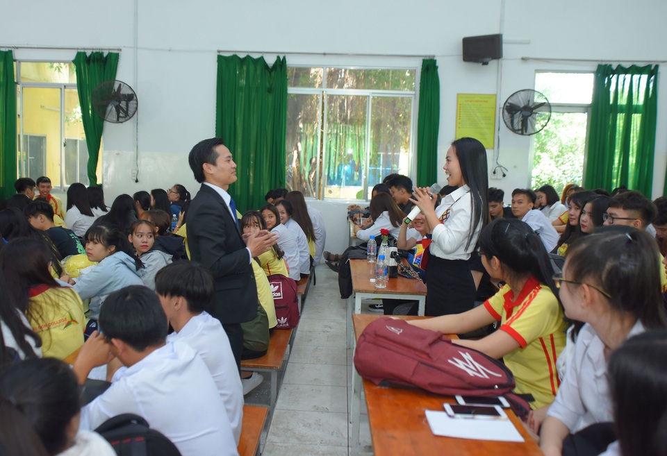 Nhiều trường và doanh nghiệp cam kết tạo việc làm cho sinh viên - 1 Nhiều trường và doanh nghiệp cam kết tạo việc làm cho sinh viên - 1