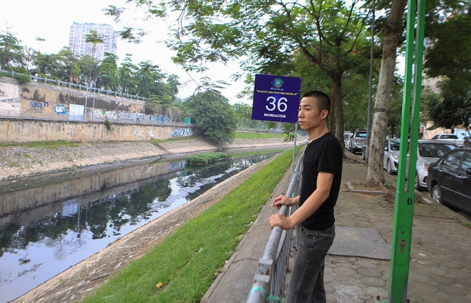 Cận cảnh đoạn sông Tô Lịch sau 3 ngày dùng công nghệ Nhật - 7 Cận cảnh đoạn sông Tô Lịch sau 3 ngày dùng công nghệ Nhật - 7