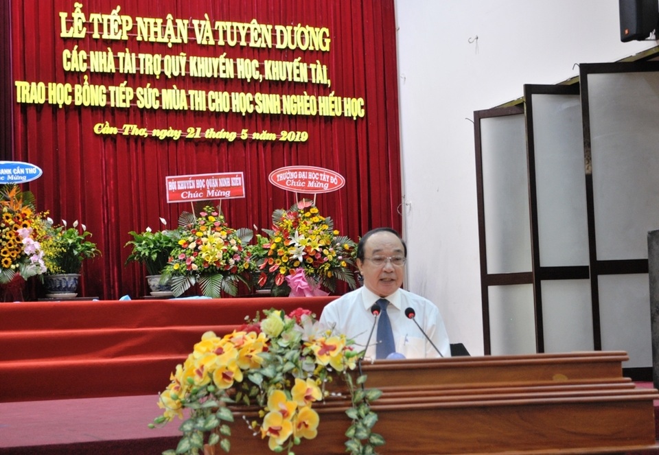 12 năm, Hội Khuyến học TP Cần Thơ vận động 300 tỷ đồng, trao gần 1 triệu suất học bổng - 1 12 năm, Hội Khuyến học TP Cần Thơ vận động 300 tỷ đồng, trao gần 1 triệu suất học bổng - 1