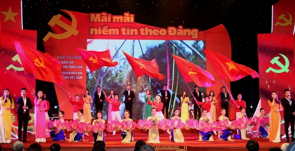 PVN phối hợp với Tạp chí Cộng sản tổ chức chương trình Mãi mãi niềm tin theo Đảng - 2 PVN phối hợp với Tạp chí Cộng sản tổ chức chương trình Mãi mãi niềm tin theo Đảng - 2