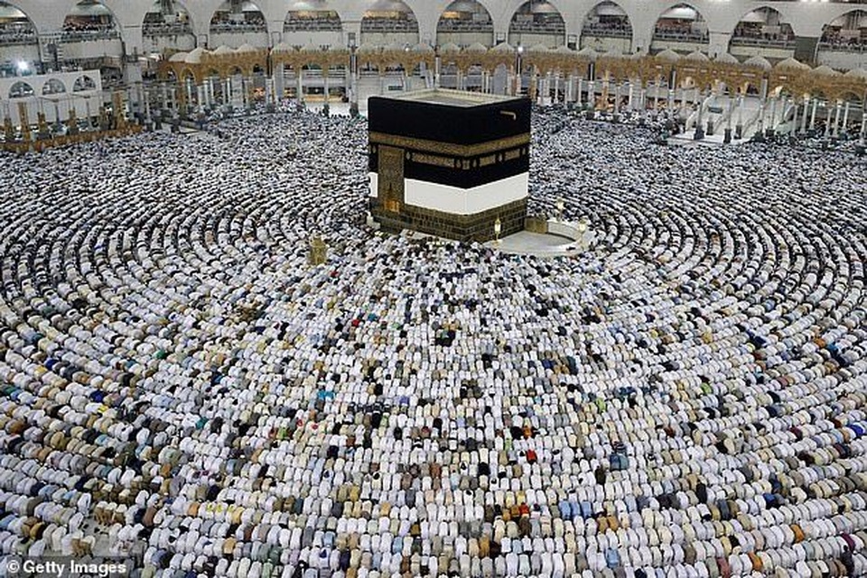 Du khách căng thẳng suốt tuần vì dấu hiệu lạ trên trần khách sạn - 3