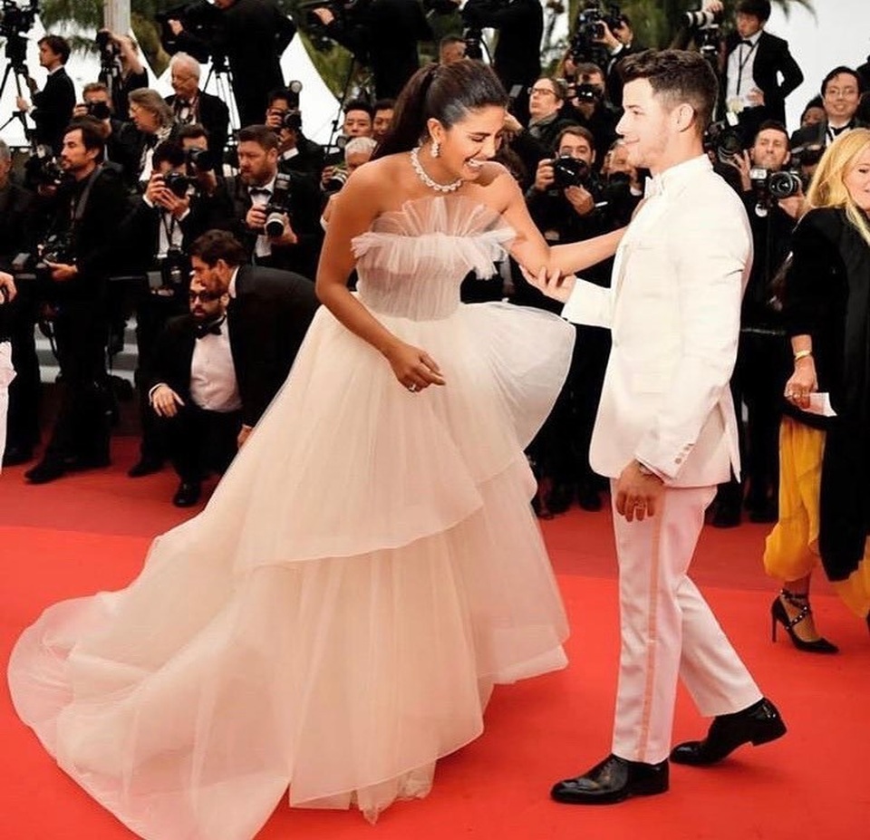 Priyanka Chopra - Nick Jonas: Cặp đôi nổi bật nhất LHP Cannes - 7 Priyanka Chopra - Nick Jonas: Cặp đôi nổi bật nhất LHP Cannes - 7