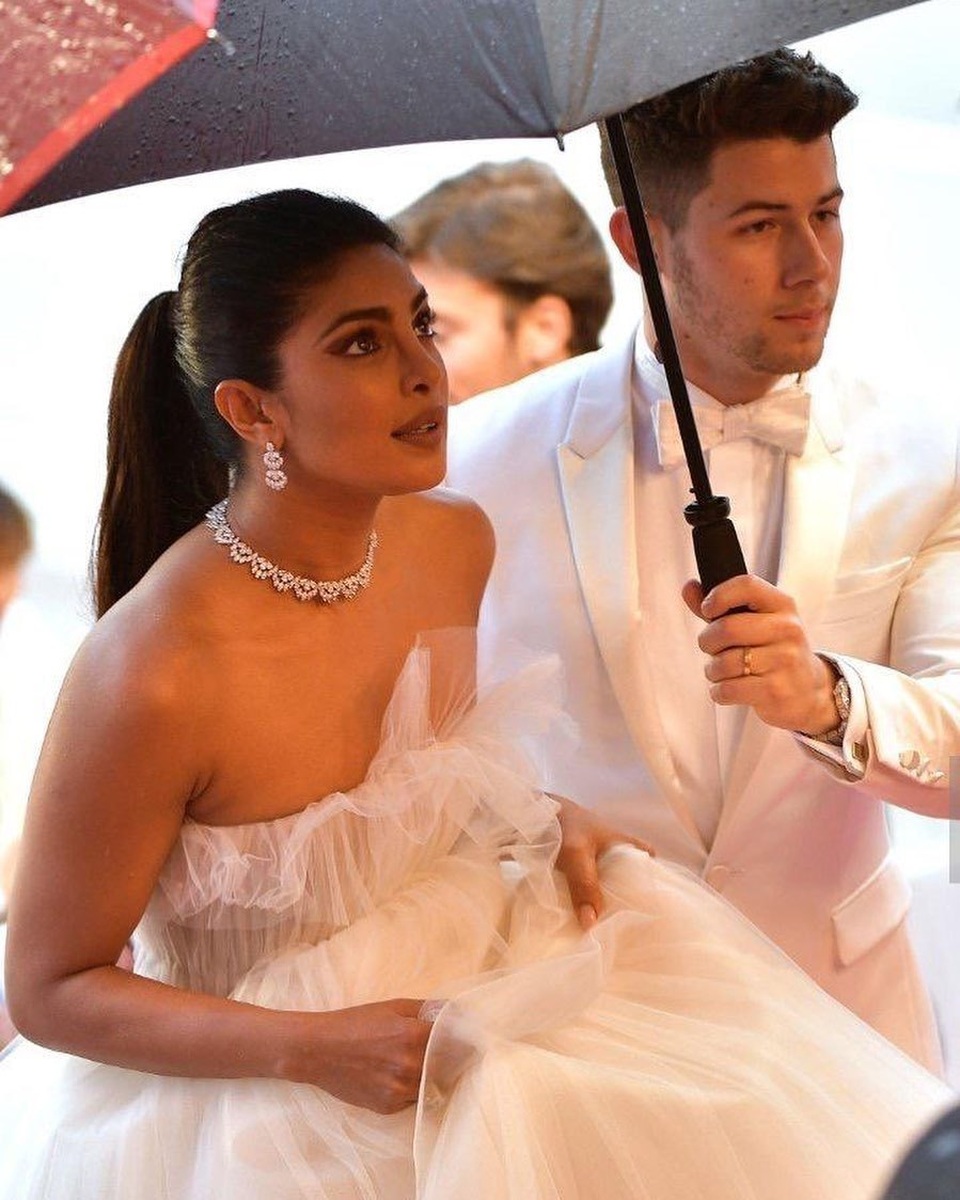 Priyanka Chopra - Nick Jonas: Cặp đôi nổi bật nhất LHP Cannes - 4 Priyanka Chopra - Nick Jonas: Cặp đôi nổi bật nhất LHP Cannes - 4