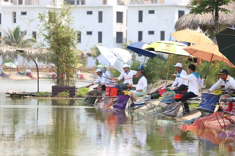 Hơn 200 cần thủ hào hứng tranh tài tại “Giải câu cá Quốc tế FLC 2019” - 2 Hơn 200 cần thủ hào hứng tranh tài tại “Giải câu cá Quốc tế FLC 2019” - 2