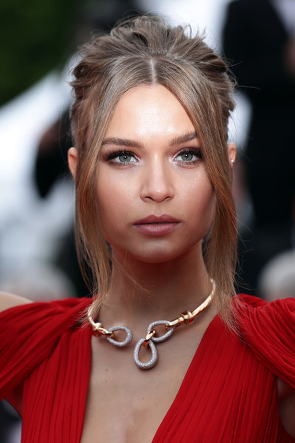 Thiên thần nội y Josephine Skriver rực rỡ với váy đỏ - 6 Thiên thần nội y Josephine Skriver rực rỡ với váy đỏ - 6