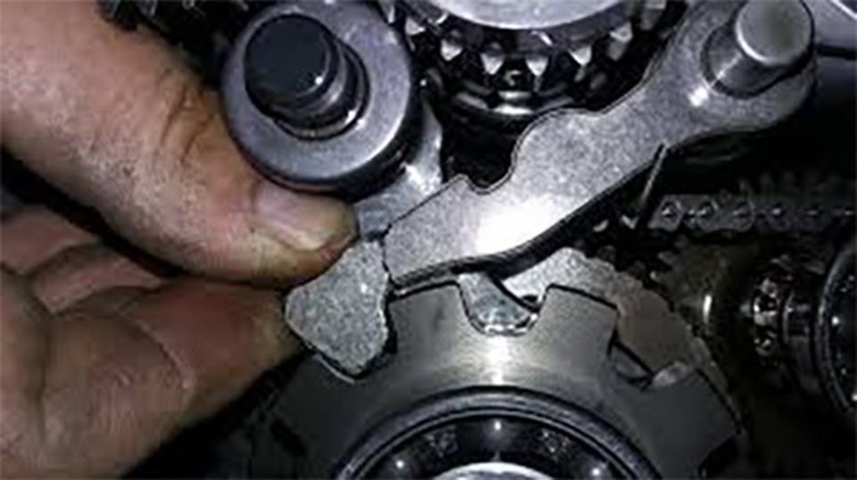 Xe số tự động: Nên kéo phanh tay rồi mới về P hay ngược lại? - 2 Xe số tự động: Nên kéo phanh tay rồi mới về P hay ngược lại? - 2