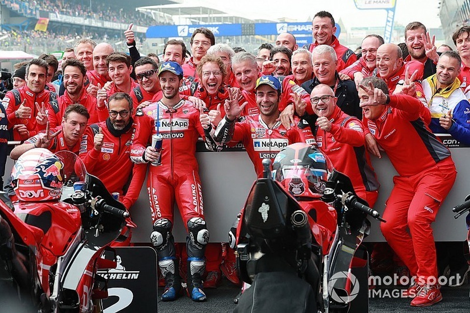Chặng 5 MotoGP: Marc Marquez thắng nhẹ nhàng tại Le Mans - 11 Chặng 5 MotoGP: Marc Marquez thắng nhẹ nhàng tại Le Mans - 11