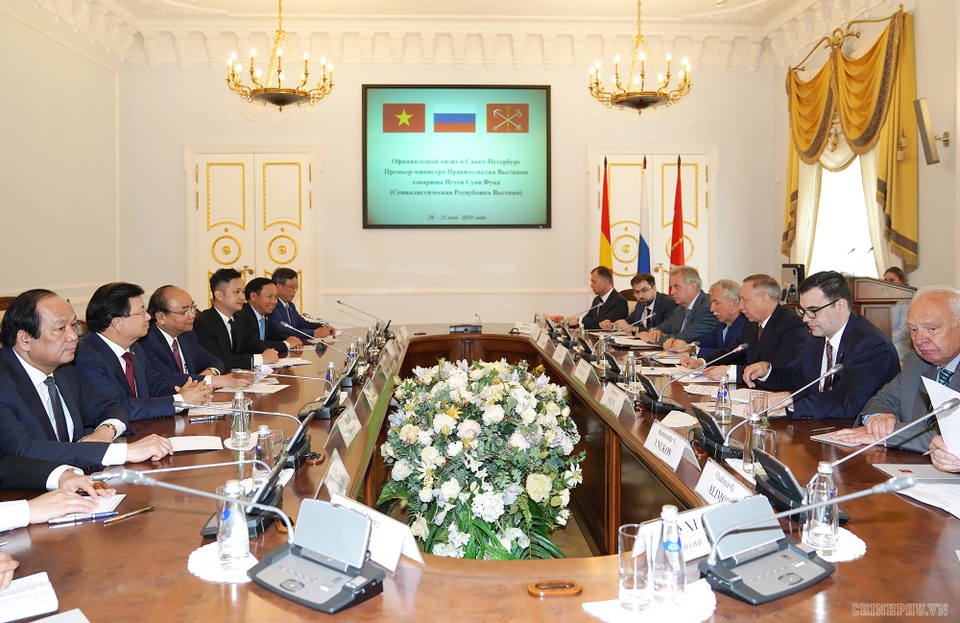 Thủ tướng Nguyễn Xuân Phúc hội kiến Quyền Thống đốc Saint Petersburg - 1 Thủ tướng Nguyễn Xuân Phúc hội kiến Quyền Thống đốc Saint Petersburg - 1