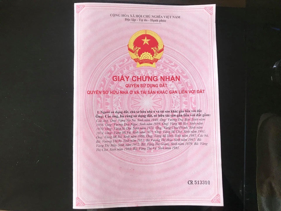 Huyện Đồng Văn trả lại sổ đỏ dinh thự Vua Mèo cho gia tộc họ Vương - 2 Huyện Đồng Văn trả lại sổ đỏ dinh thự Vua Mèo cho gia tộc họ Vương - 2