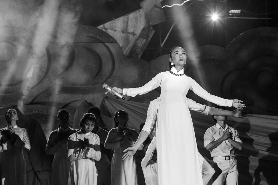 Dàn sao Việt “kể” Câu chuyện hòa bình trong màu áo trắng tinh khôi - 3