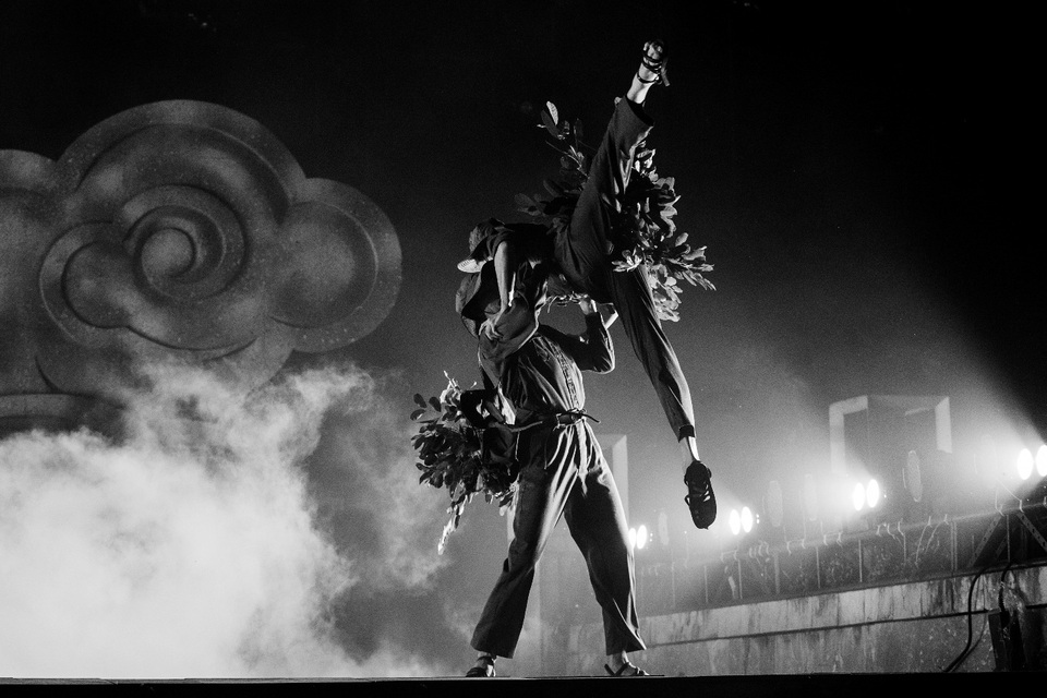 Dàn sao Việt “kể” Câu chuyện hòa bình trong màu áo trắng tinh khôi - 4