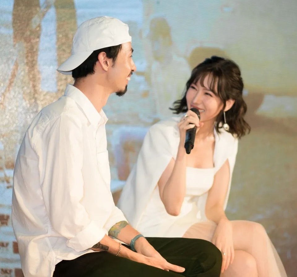Rapper Đen Vâu phủ nhận về tin đồn tình cảm với Hoa hậu H’hen Niê - 4 Rapper Đen Vâu phủ nhận về tin đồn tình cảm với Hoa hậu H’hen Niê - 4
