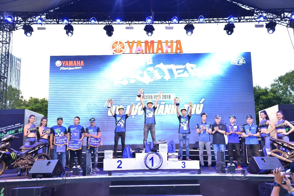 Dàn Exciter phong cách mãnh thú cực chất tại cuộc thi trang trí xe Uy lực mãnh thú - 2 Dàn Exciter phong cách mãnh thú cực chất tại cuộc thi trang trí xe Uy lực mãnh thú - 2