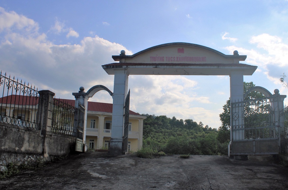 Xót xa trường học hơn 16 tỷ đồng chỉ làm nơi... phơi rơm, nuôi gà! - 13 Xót xa trường học hơn 16 tỷ đồng chỉ làm nơi... phơi rơm, nuôi gà! - 13