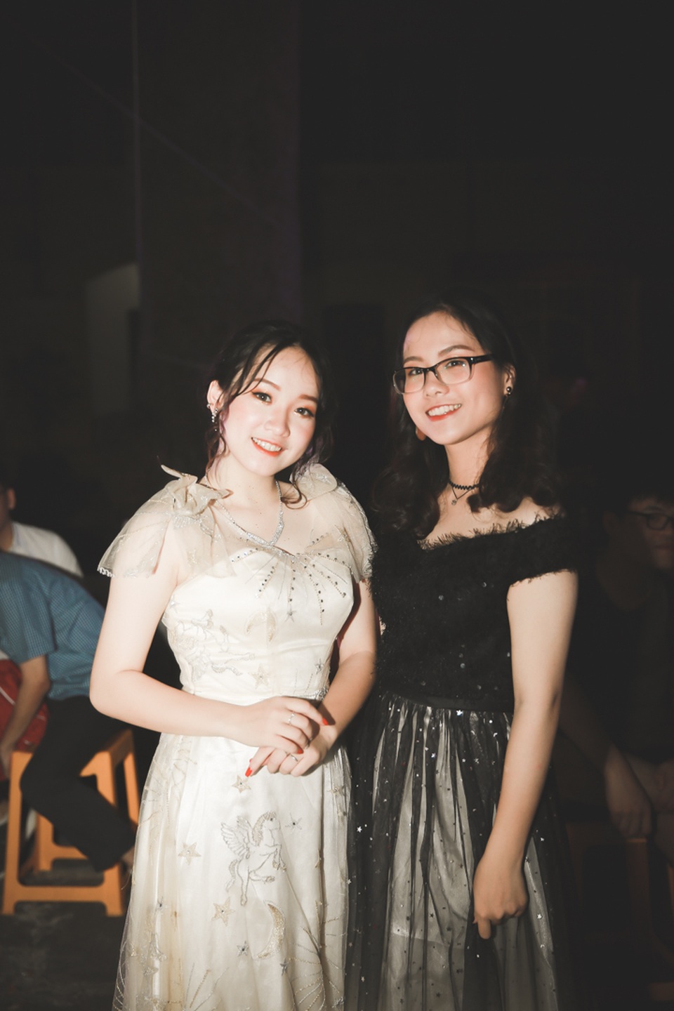 Nữ sinh trường Chu Văn An xinh đẹp lộng lẫy trong lễ trưởng thành - 12 Nữ sinh trường Chu Văn An xinh đẹp lộng lẫy trong lễ trưởng thành - 12