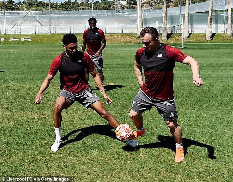 Liverpool nhanh chóng tập luyện sau khi tới Tây Ban Nha - 15 Liverpool nhanh chóng tập luyện sau khi tới Tây Ban Nha - 15