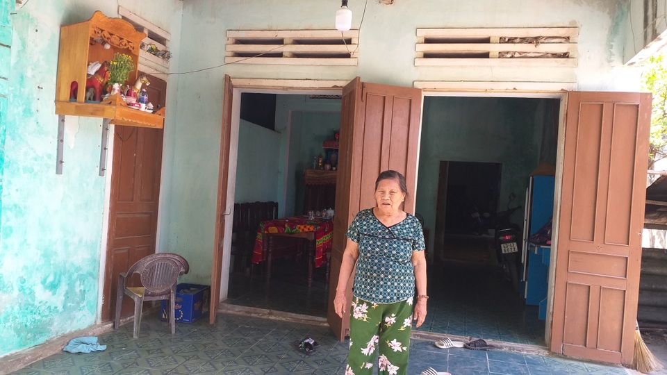 Mắc bệnh suy thận mạn, đường đến trường của cô học trò nghèo dang dở - 5 Mắc bệnh suy thận mạn, đường đến trường của cô học trò nghèo dang dở - 5
