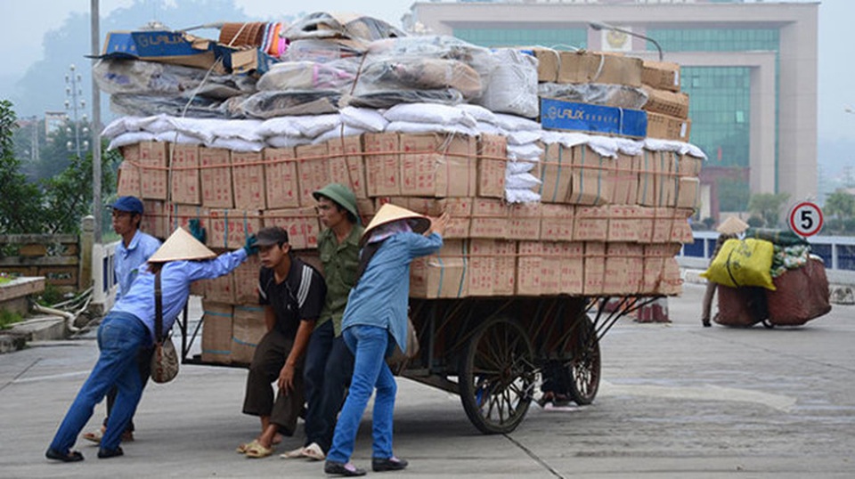Hải quan lệnh điều tra, chặn hàng Trung Quốc đội lốt hàng Made in Vietnam - 1 Hải quan lệnh điều tra, chặn hàng Trung Quốc đội lốt hàng Made in Vietnam - 1