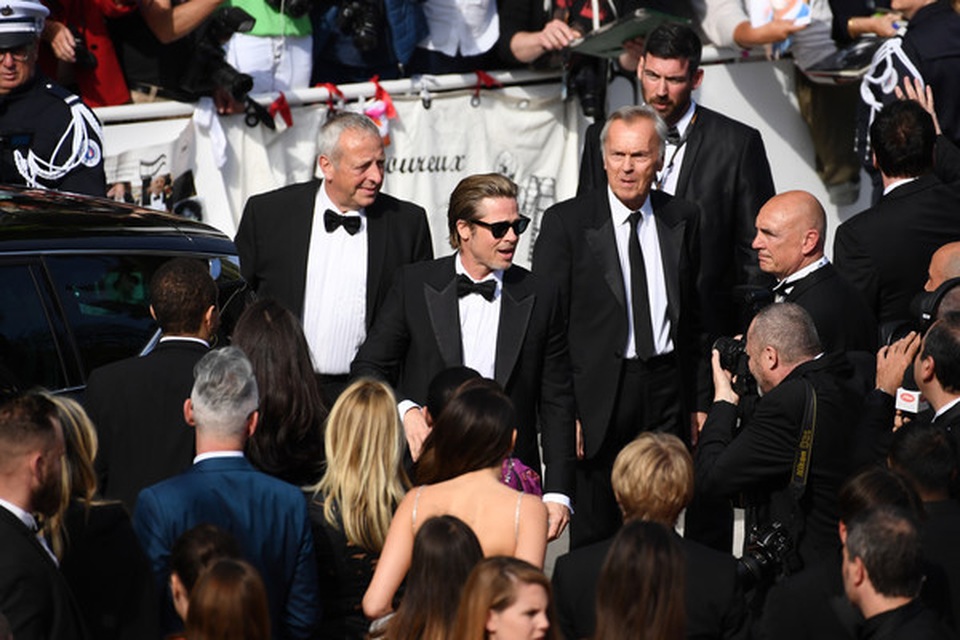Brad Pitt lịch lãm bên Leonardo DiCaprio - 1