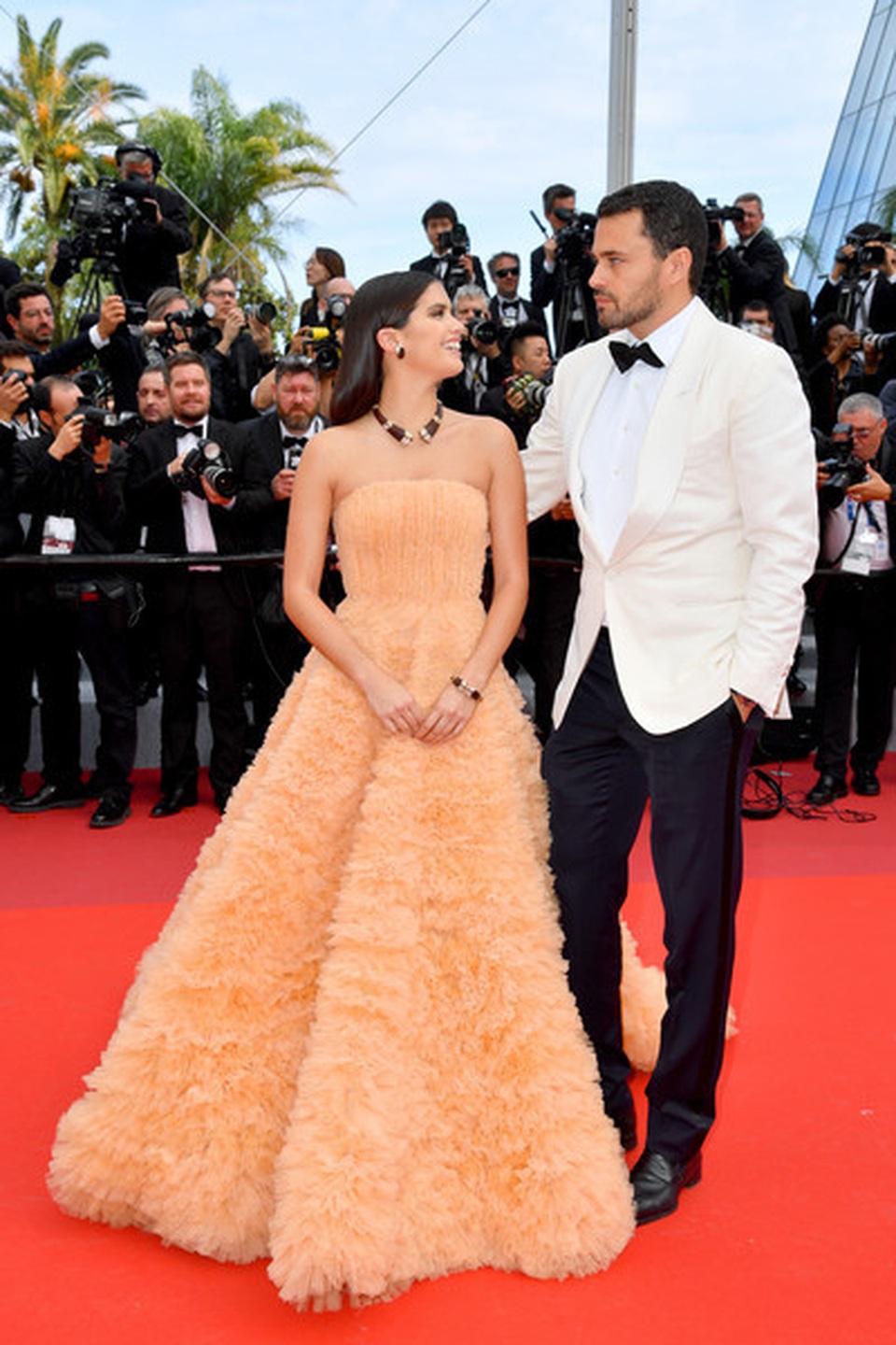 Thiên thần nội y Sara Sampaio tình tứ hôn bạn trai trên thảm đỏ Cannes - 10 Thiên thần nội y Sara Sampaio tình tứ hôn bạn trai trên thảm đỏ Cannes - 10