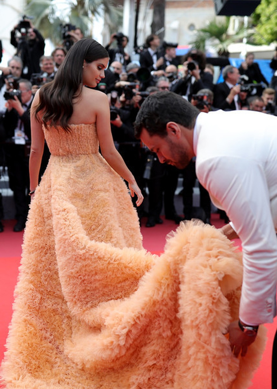 Thiên thần nội y Sara Sampaio tình tứ hôn bạn trai trên thảm đỏ Cannes - 8 Thiên thần nội y Sara Sampaio tình tứ hôn bạn trai trên thảm đỏ Cannes - 8