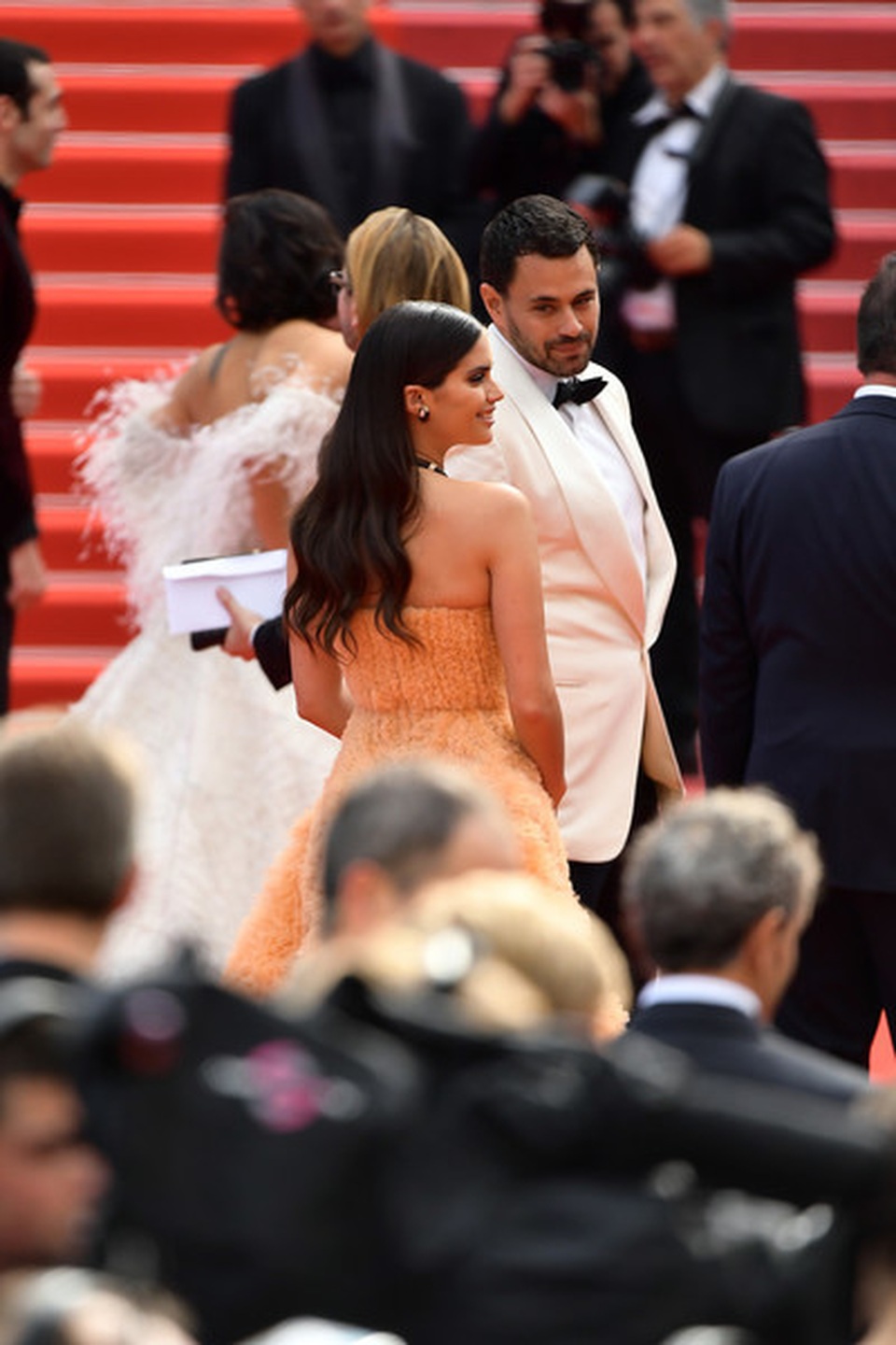 Thiên thần nội y Sara Sampaio tình tứ hôn bạn trai trên thảm đỏ Cannes - 12 Thiên thần nội y Sara Sampaio tình tứ hôn bạn trai trên thảm đỏ Cannes - 12