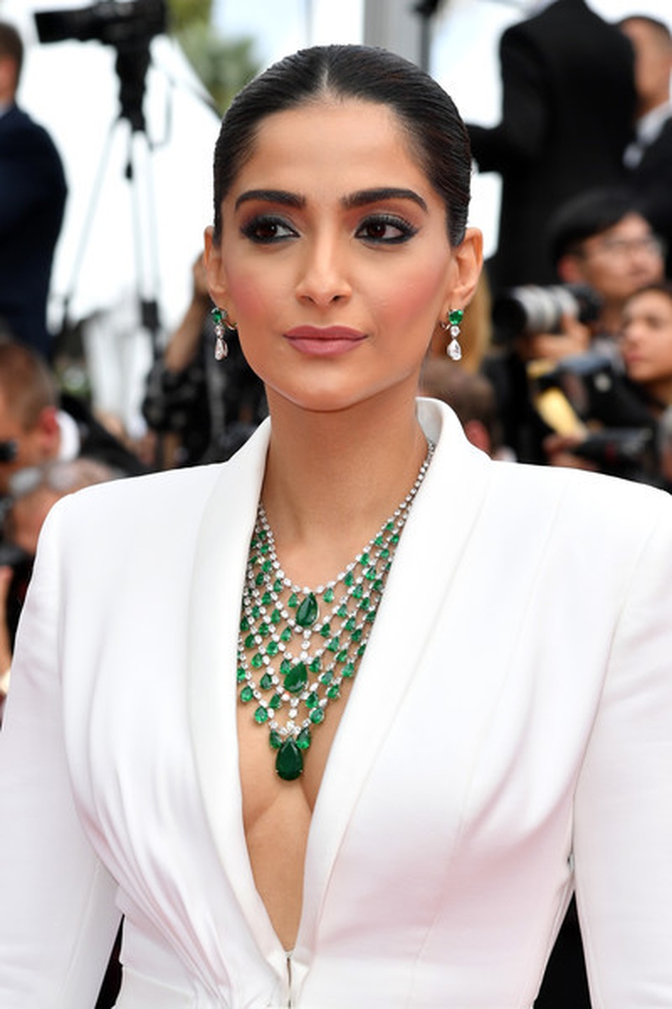 Sao Ấn Độ Sonam Kapoor lấp ló ngực đầy - 5 Sao Ấn Độ Sonam Kapoor lấp ló ngực đầy - 5