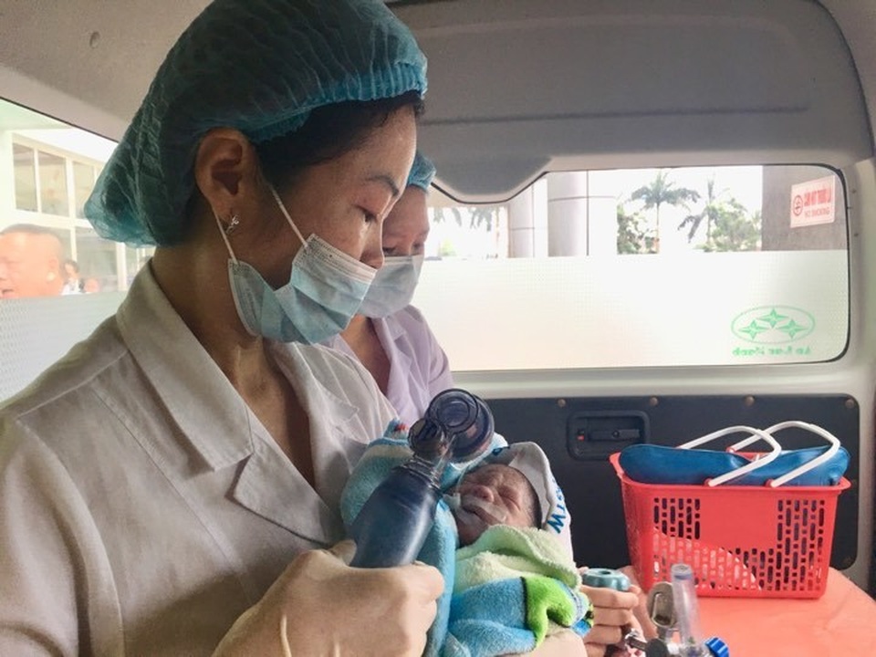 Xúc động giây phút người mẹ ung thư vú giai đoạn cuối sinh con - 1 Xúc động giây phút người mẹ ung thư vú giai đoạn cuối sinh con - 1