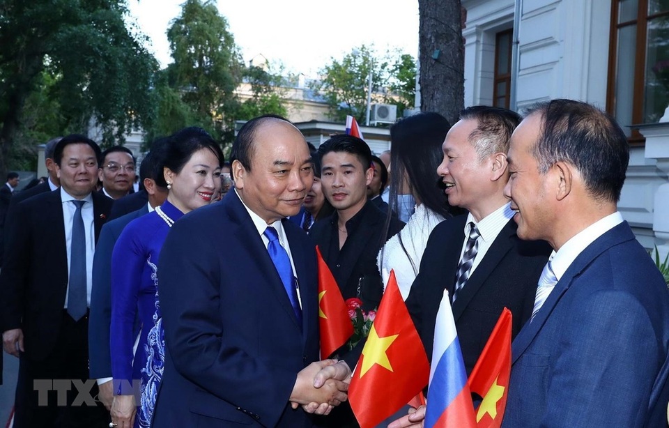 Thủ tướng: “Mỗi người Việt ở Nga phải là đại lý tiêu thụ hàng Việt” - 1 Thủ tướng: “Mỗi người Việt ở Nga phải là đại lý tiêu thụ hàng Việt” - 1