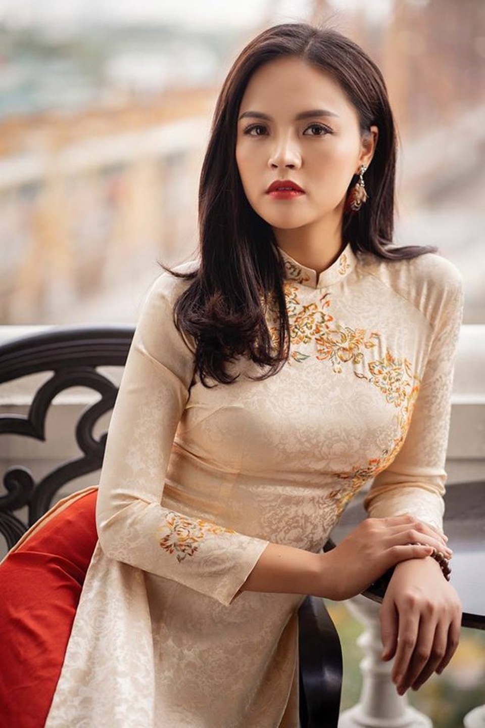 Thu Quỳnh bị chê vì quá cam chịu và nhu nhược trong “Về nhà đi con” - 5 Thu Quỳnh bị chê vì quá cam chịu và nhu nhược trong “Về nhà đi con” - 5