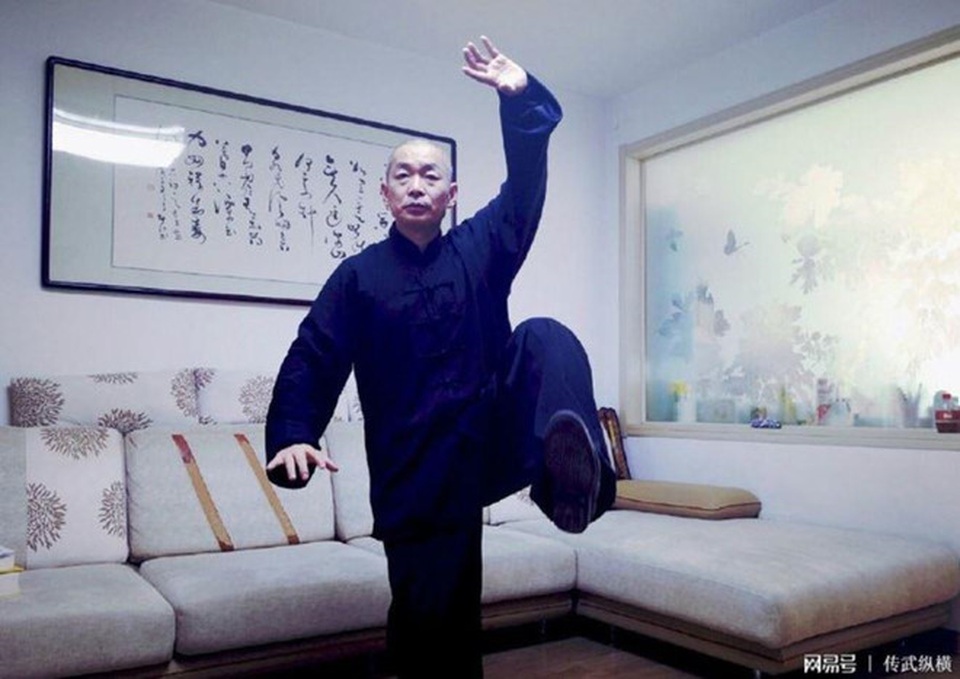 “Võ sư truyền điện” nói gì khi chứng kiến Từ Hiểu Đông hạ Lã Cương? - 1 “Võ sư truyền điện” nói gì khi chứng kiến Từ Hiểu Đông hạ Lã Cương? - 1