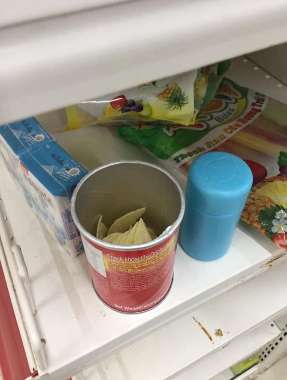 Auchan bị oanh tạc ngày thanh lý: Nhiều khách hàng bị chặn từ cửa - 8 Auchan bị oanh tạc ngày thanh lý: Nhiều khách hàng bị chặn từ cửa - 8