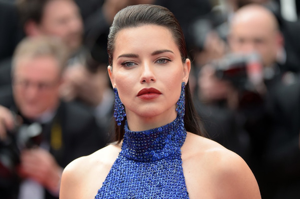 Adriana Lima trẻ đẹp tại Cannes - 5 Adriana Lima trẻ đẹp tại Cannes - 5