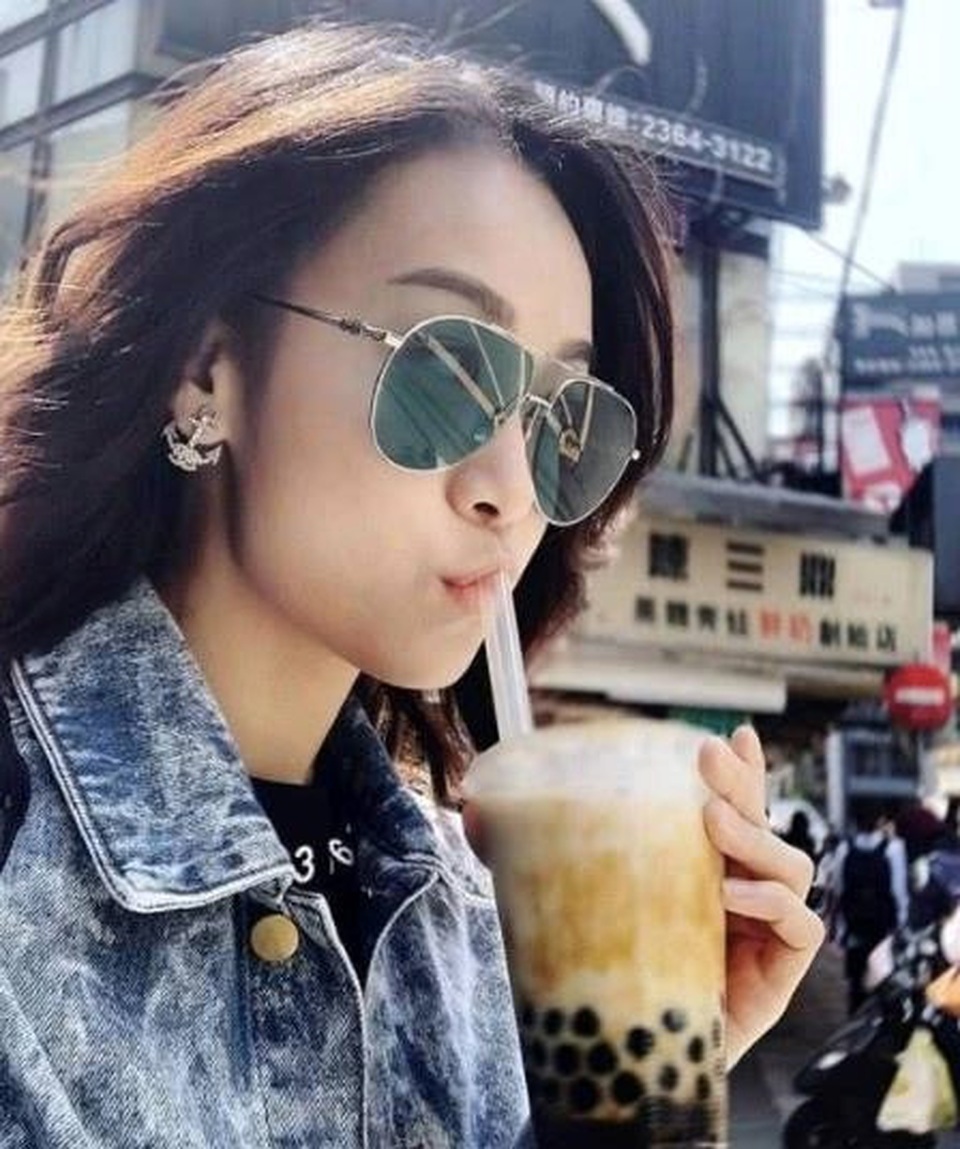 Á hậu Huỳnh Tâm Dĩnh khoe ảnh thảnh thơi ở Mỹ sau scandal ngoại tình - 1 Á hậu Huỳnh Tâm Dĩnh khoe ảnh thảnh thơi ở Mỹ sau scandal ngoại tình - 1