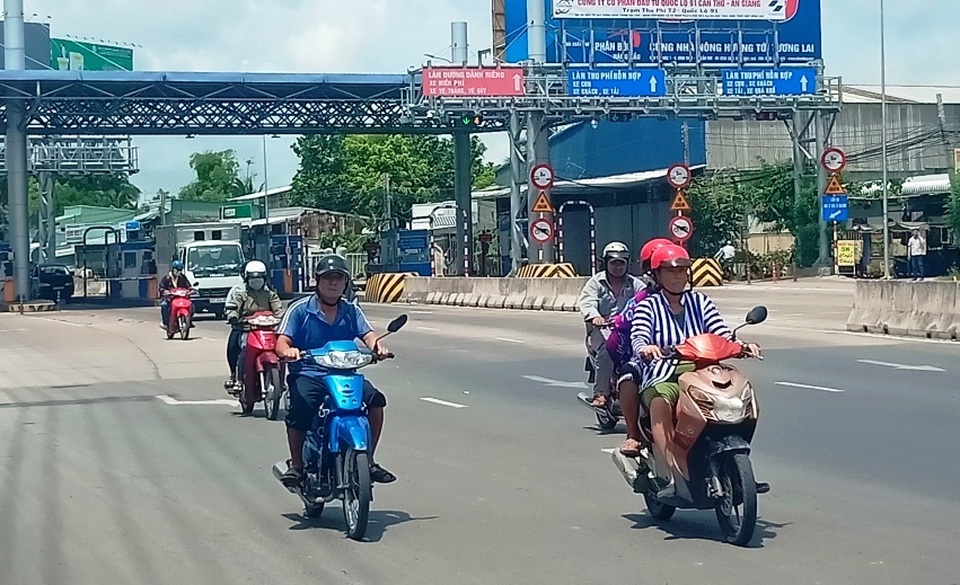 Tổng cục Đường bộ họp kín với Cần Thơ, An Giang vụ tài xế phản ứng trạm T2 - 1 Tổng cục Đường bộ họp kín với Cần Thơ, An Giang vụ tài xế phản ứng trạm T2 - 1