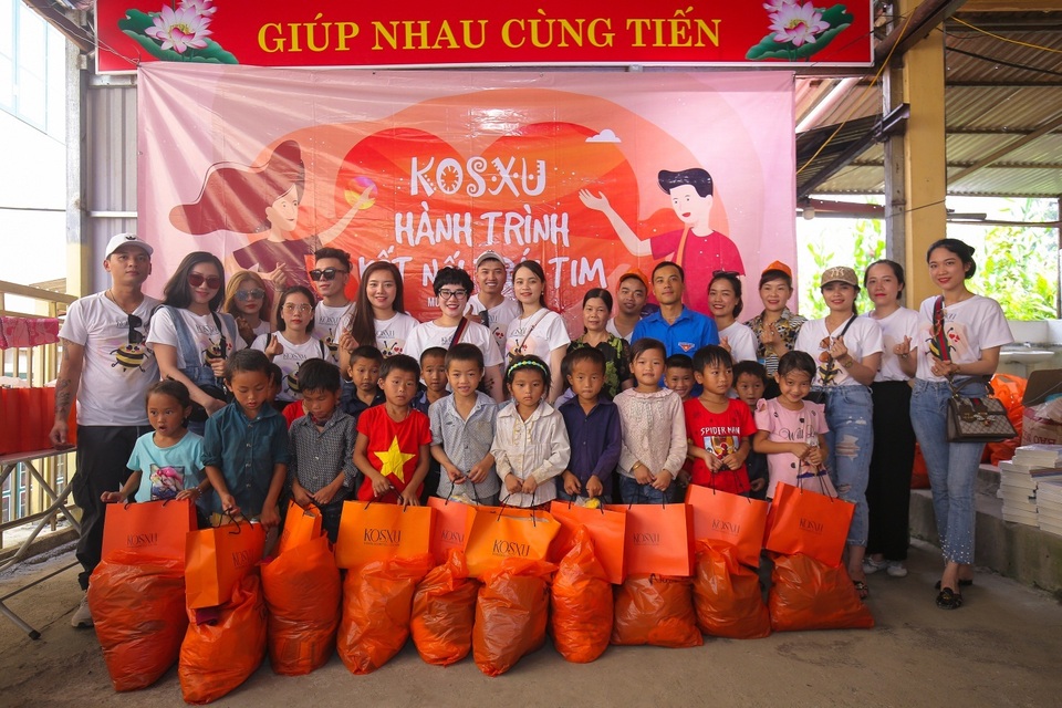 Kosxu và hành trình Kết nối trái tim đến đồng bào Vùng cao - 2 Kosxu và hành trình Kết nối trái tim đến đồng bào Vùng cao - 2