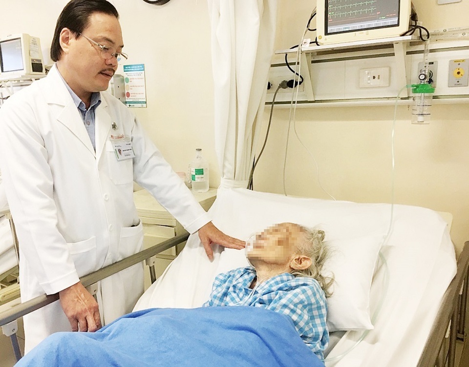 Trướng bụng, nôn ói ở người lớn tuổi coi chừng bệnh nguy hiểm - 2