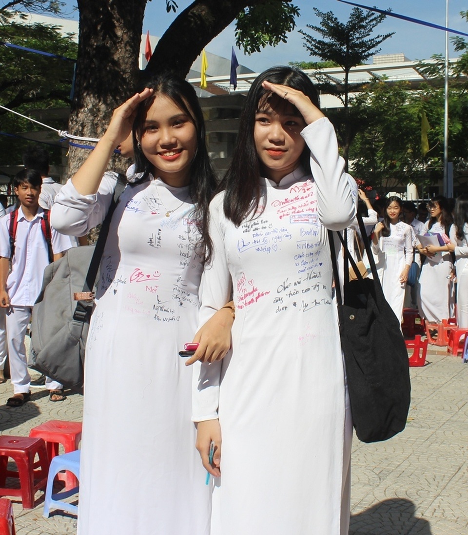 Khoảnh khắc khó quên ngày chia tay tuổi học trò - 5 Khoảnh khắc khó quên ngày chia tay tuổi học trò - 5