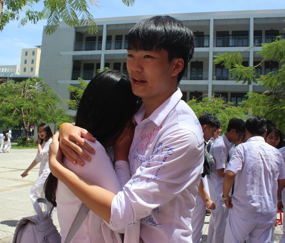 Khoảnh khắc khó quên ngày chia tay tuổi học trò - 11 Khoảnh khắc khó quên ngày chia tay tuổi học trò - 11