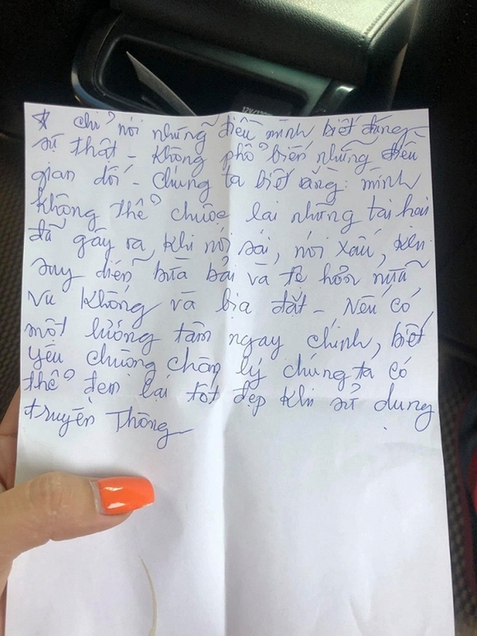 Cát Tường khoe thư tay mẹ viết, dặn dò con “không gian dối - 2 Cát Tường khoe thư tay mẹ viết, dặn dò con “không gian dối - 2