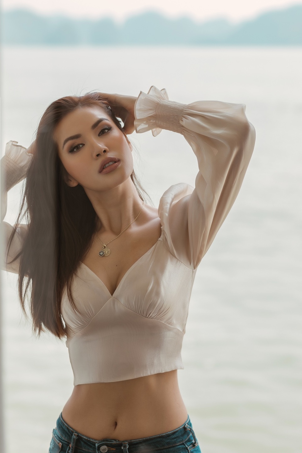 Siêu mẫu Minh Tú nửa kín nửa hở khoe vòng một nảy nở - 5 Siêu mẫu Minh Tú nửa kín nửa hở khoe vòng một nảy nở - 5