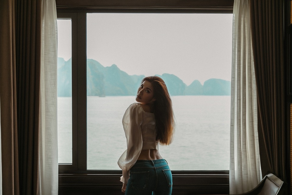 Siêu mẫu Minh Tú nửa kín nửa hở khoe vòng một nảy nở - 8 Siêu mẫu Minh Tú nửa kín nửa hở khoe vòng một nảy nở - 8