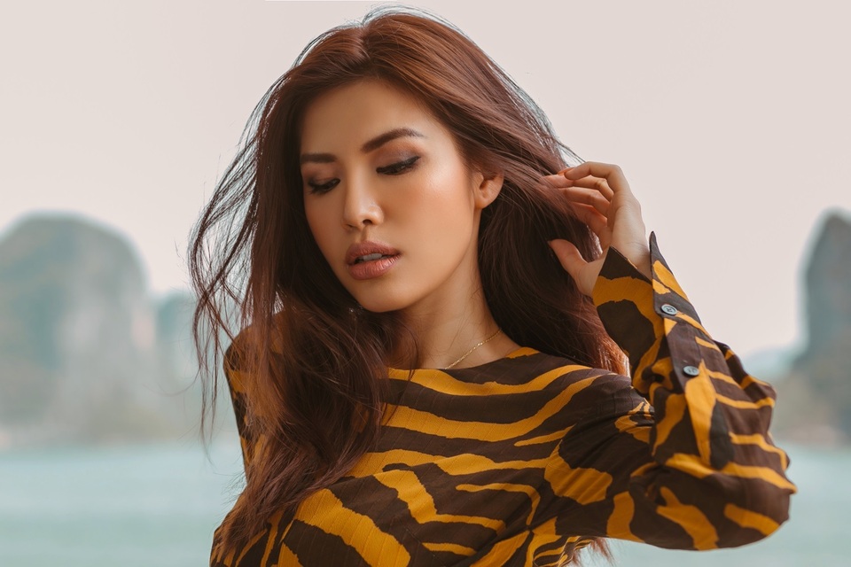 Siêu mẫu Minh Tú nửa kín nửa hở khoe vòng một nảy nở - 12 Siêu mẫu Minh Tú nửa kín nửa hở khoe vòng một nảy nở - 12