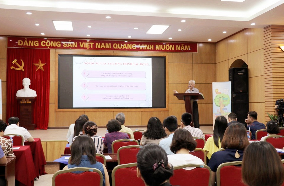 Bạo lực học đường: “Giáo viên nhiều áp lực, thiếu hạnh phúc và nội lực” - 3 Bạo lực học đường: “Giáo viên nhiều áp lực, thiếu hạnh phúc và nội lực” - 3