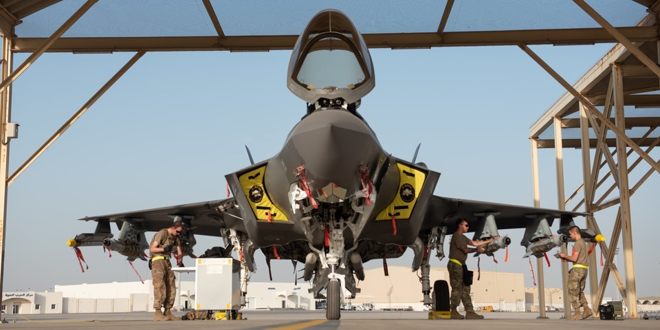 Máy bay F-35 của Mỹ trong chế độ “quái thú” thị uy tại Trung Đông - 1 Máy bay F-35 của Mỹ trong chế độ “quái thú” thị uy tại Trung Đông - 1