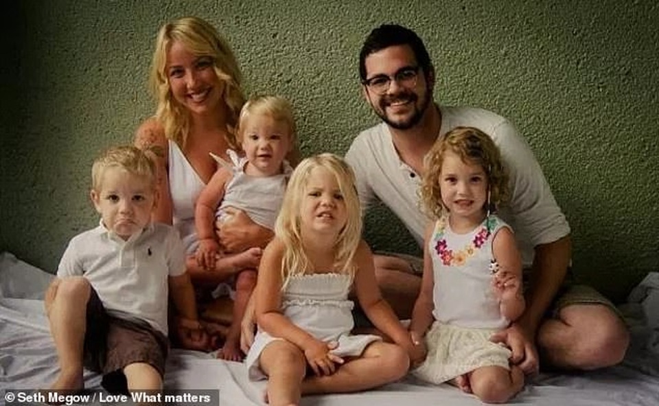 Chồng nghĩ vợ chung thủy, tuyệt vời, đến khi xem Facebook mới ngã ngửa - 1 Chồng nghĩ vợ chung thủy, tuyệt vời, đến khi xem Facebook mới ngã ngửa - 1