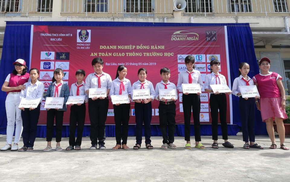 Bạc Liêu: Nữ sinh lớp 9 thuyết trình ấn tượng về an toàn giao thông - 1 Bạc Liêu: Nữ sinh lớp 9 thuyết trình ấn tượng về an toàn giao thông - 1